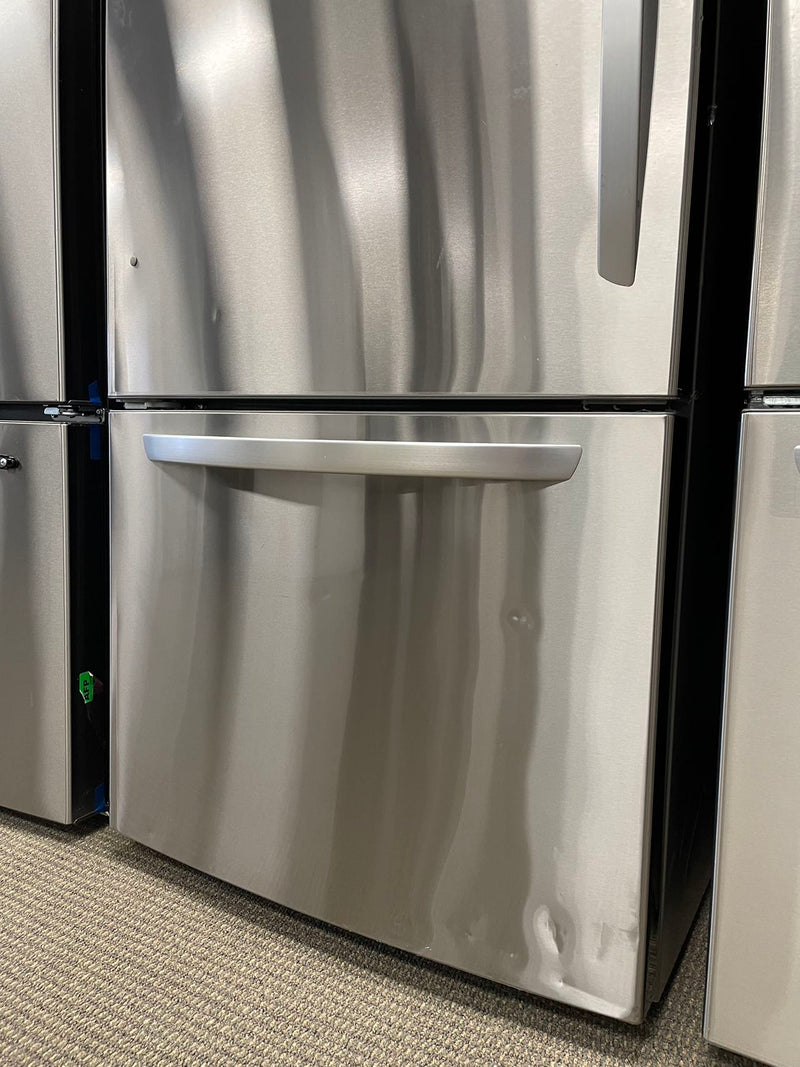 Clearance Never Used LG 26 Cu. Ft. Bottom-Freezer Refrigerator with Ice Maker - Stainless steel